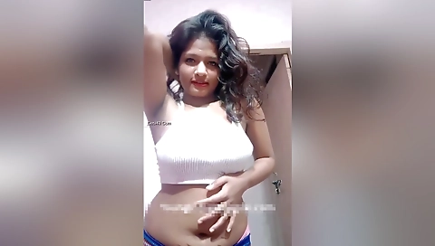 Today Exclusive- Sexy Sarika Showing Her Boob In Live Show