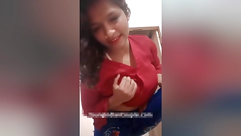 Today Exclusive- Sexy Sarika Showing Her Boob In Live Show