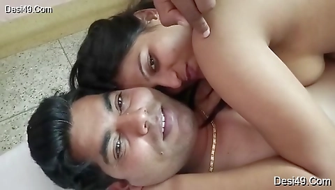 Today Exclusive- Hot Desi Couple Romance And Fucked 1