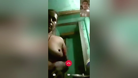 Today Exclusive- Sexy Telugu Bhabhi Showing Her Boobs And Pussy To Lover On Video Call
