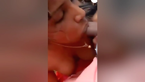 Today Exclusive-horny Desi Girl Boob Pressing And Blowjob Outdoor