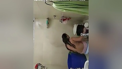 Today Exclusive-super Hot Desi Girl Bathing 2