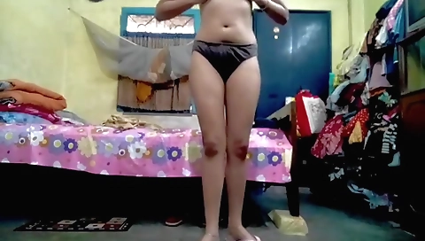 Today Exclusive- Cute Girl Wearing Bra