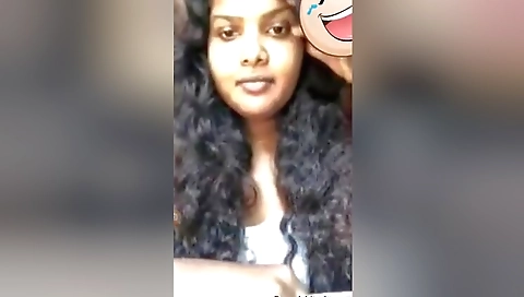 Today Exclusive- Lankan Girl Showing Boobs
