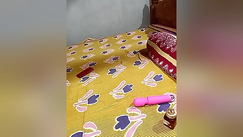 Today Exclusive- Desi Cpl Romance And Pussy Licking In Live Show