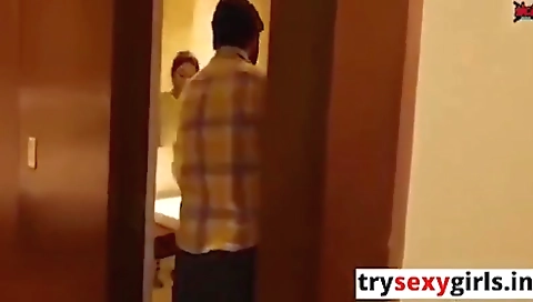 Hotel Me Mari Bhabhi Ki Gand Bathroom Me
