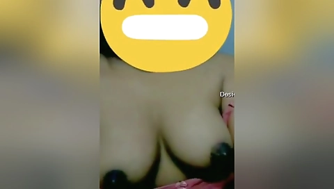 Today Exclusive- Sexy Odia Girl Showing Her Boobs