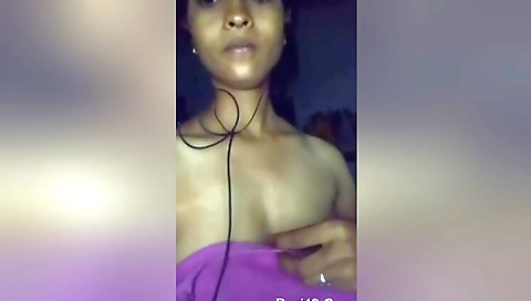 Today Exclusive-cute Tamil Girl Showing Her Boobs And Pussy