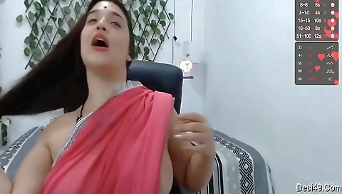 Today Exclusive- Sexy Desi Bhabhi Showing Her Boobs And Pussy On Cam Show