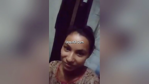 Desi Bhabhi Shows Her Boobs And Pussy 2