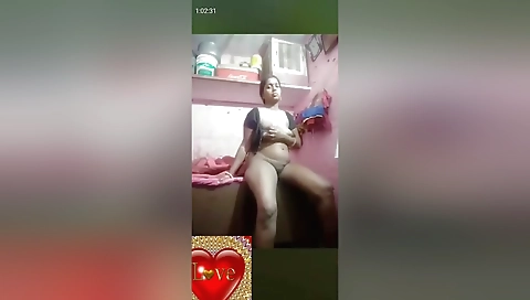 Horny Desi Bhabhi Shows Her Boobs And Masturbating 6