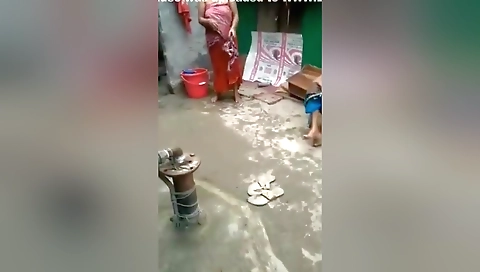 Bhabhi Ready For Bathing