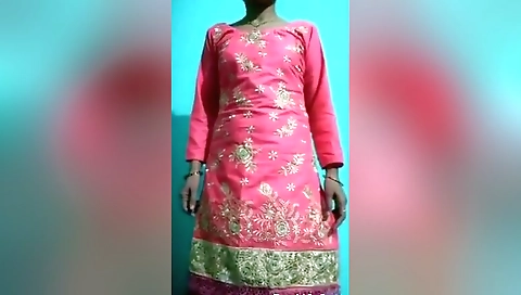 Indian Aunty Showing Her Boobs