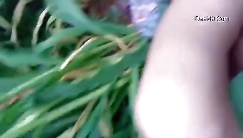 Exclusive- Desi Bahbhi Out Sex With Lover