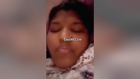 Desi Girl Paly With Her Big Boobs