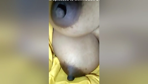 Bhabhi Shows Her Boobs