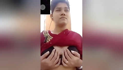 Cute Bangla Girl Shows Boobs On Vc