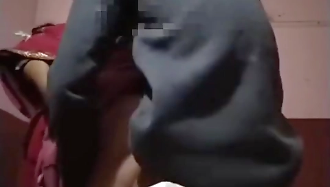 Today Exclusive- Desi Randi Bhabhi Putting Condom And Fucked