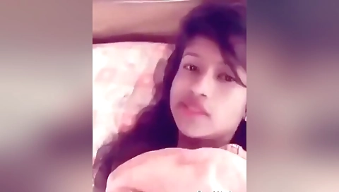 Today Exclusive- Cute Girl Fingering On Video Call