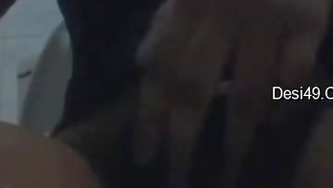Today Exclusive- Cute Lankan Girl Showing Her Pussy