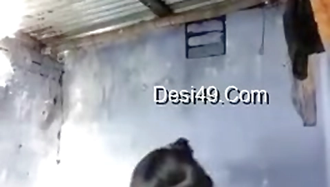 Today Exclusive- Cute Desi Girl Record Her Bathing Video For Bf