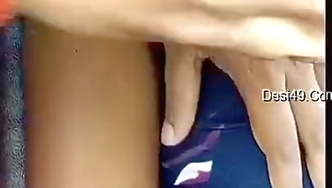 Today Exclusive- Sexy Desi Girl Blowjob And Boob Pressing In Car