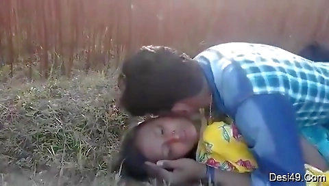 Today Exclusive-desi Village Lover Outdoor Fucked