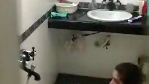 Today Exclusive- Horny Nri Step mom Bathing Video Capture By