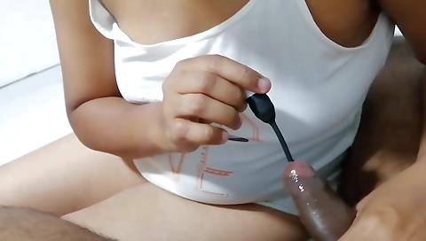 වැලන්ටයින් එකට අක්කා මෝල් වෙලා කල දේ.... Amazing Peehole Fuck Cock Sounding By Sexy Wife