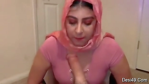 Sexy Arab Girl Blowjob