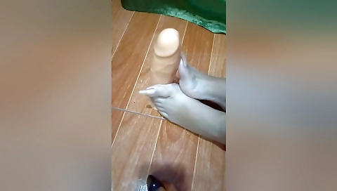 Longnails Dildo Playing