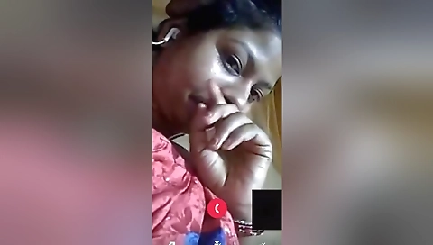 Today Exclusive- Horny Bhabhi Showing Her Boobs On Video Call 3