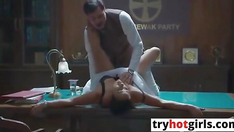 Indian Hot Secretary Ki Jabardast Chudai Netaji Ke Bangle Me
