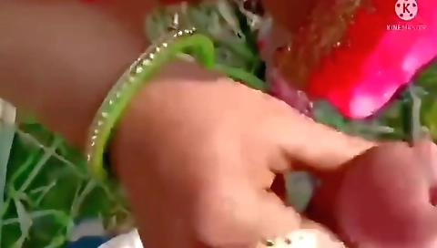 New Naveli Bahu Ko Khet Me Laja Ke Choda Sasur Ke Bhai Ne