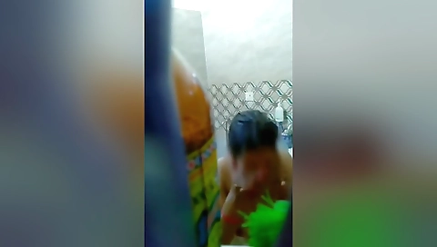 Today Exclusive- Sexy Desi Bhabhi Bathing Record In