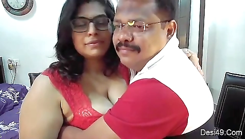 Famous Desi Couple Bhabhi Boobs Sucking And Fingerring Cam Show 4
