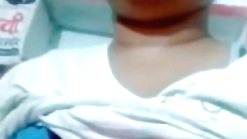 Today Exclusive- Sexy Desi Girl Showing Her Boobs On Video Call
