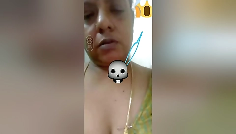 Today Exclusive- Mallu Bhabhi Showing Her Boobs And Pussy