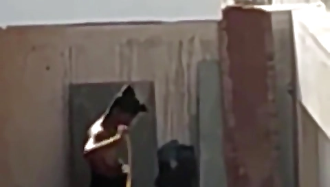 Exclusive- Desi Bhabhi Out Door Bathing Record By
