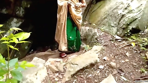 Exclusive-desi Couple Outdoor Romance And Wife Hard Fucked By Hubby