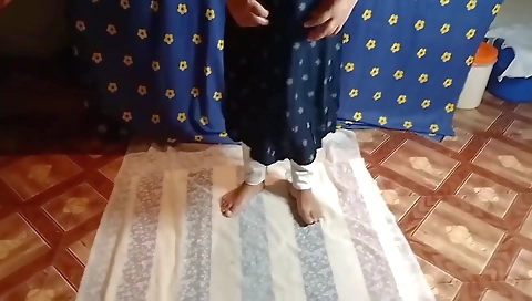 Bhabhi Booked On Road In 500 Rupye And Fucked At Home - Super Indian Sex With Clear Hindi Audio