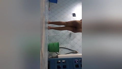 Today Exclusive- Lankan Wife Bathing Record By