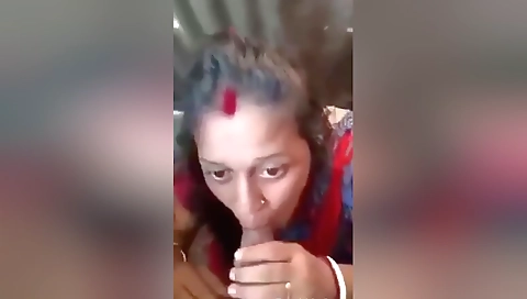 Desi Randi Boudi Sucking Dewar Dick