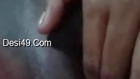 Today Exclusive- Horny Desi Boudi Fingerring On Video Call
