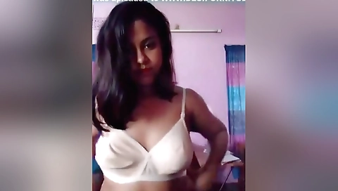 Today Exclusive- Cute Desi Girl Showing Her Boobs 2