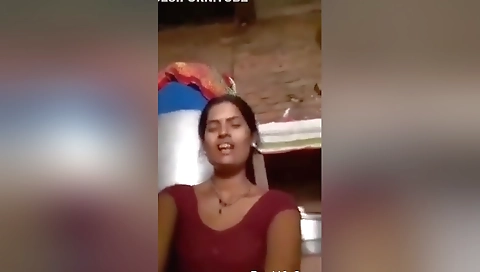Today Exclusive- Bhabhi Showing Her Boobs And Pussy