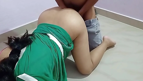 Step father In-law In Safayi Kar Rhi Bahu Ko Sasur Ne Jabardasti Choda ! Queenrima