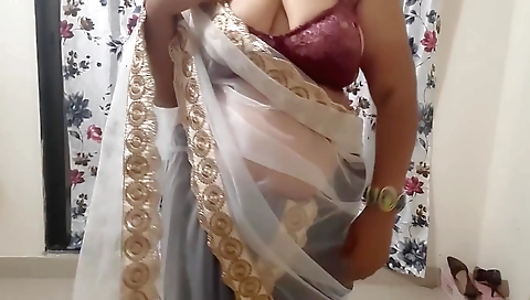 Hotty Naughty Indian Bhabhi Ready For A Party