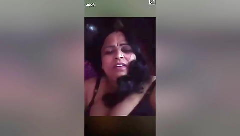 Desi Aunty Shows Her Boobs And Pussy