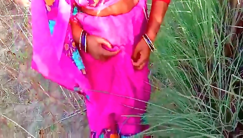 Radhika Bhabhi Ki Chudai Outdoor Indian Khet Sex